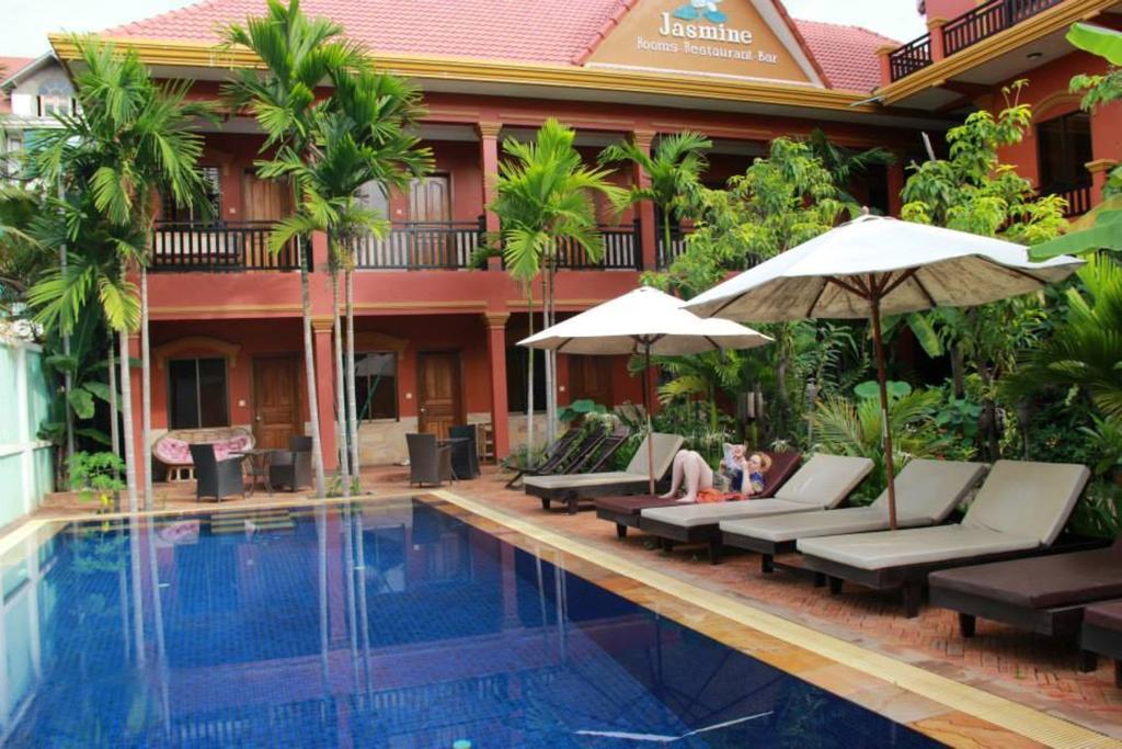 Jasmine Family Hostel Siem Reap Buitenkant foto