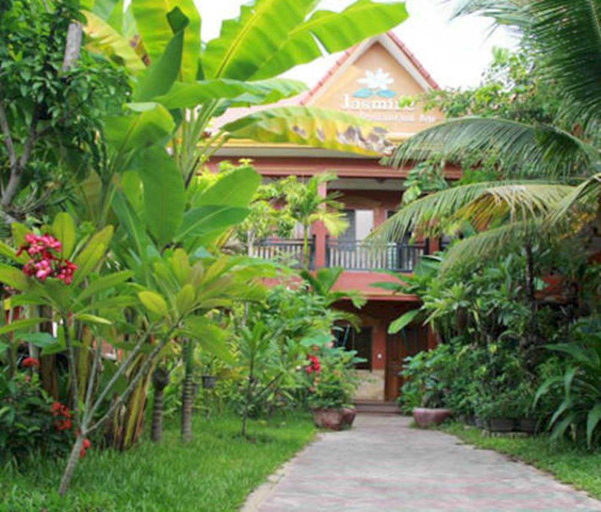 Jasmine Family Hostel Siem Reap Buitenkant foto